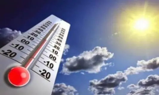 منظر عام لأجواء صافية وغائمة جزئياً
