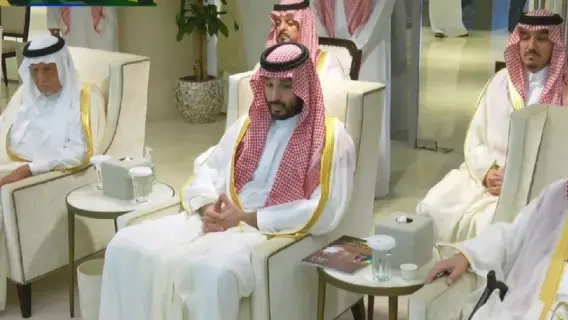 ولي العهد السعودي الأمير محمد بن سلمان خلال مباراة كرة قدم