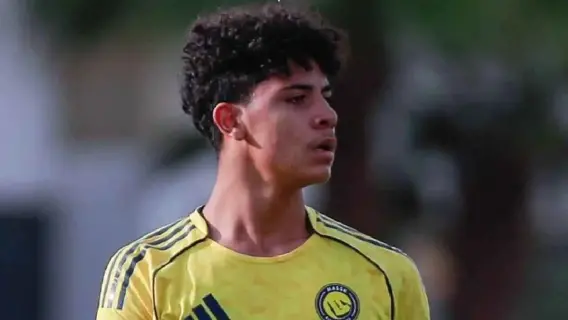 كريستيانو رونالدو يحتفل بتتويجه مع فريق النصر السعودي
