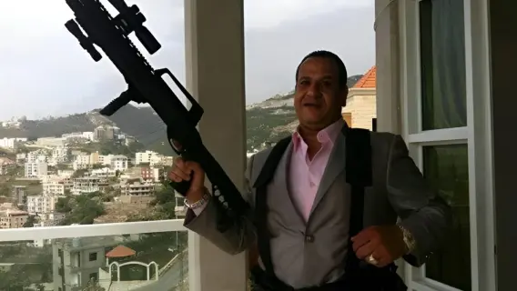 صبري نخنوخ أثناء اعتقاله من قبل الشرطة المصرية