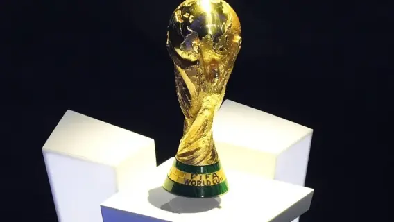 ليونيل ميسي يحتفل بالفوز مع منتخب الأرجنتين