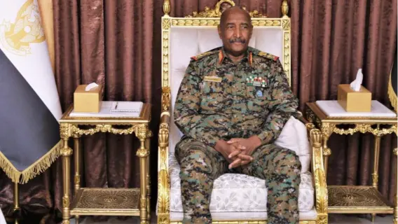 السودان : البرهان يقيل وزير الخارجية ووزير الثقافة والإعلام