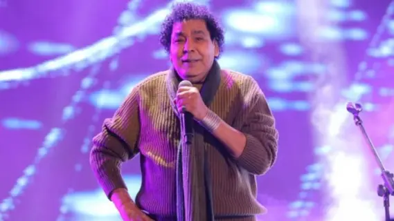نقل الفنان محمد منير إلى المستشفى مجدداً إثر تدهور حالته الصحية