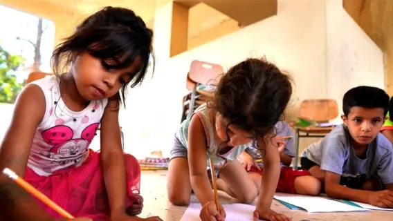 نحو مستقبل أفضل: مدارس لبنانية تستقبل النازحين لتلقي العلم