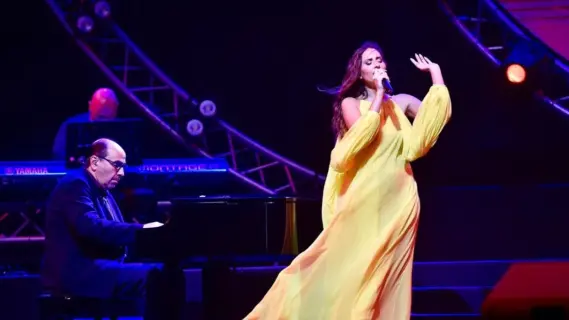 هبة طوجي تتألق كنجمة عالمية في حفل إعادة افتتاح كاتدرائية نوتردام