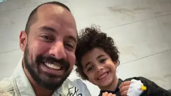 اصابة نجل الفنان عمرو وهبة بمرض في الجهاز المناعي