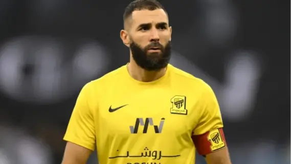 كريم بنزيما يدرس اعتزال كرة القدم ويخطط لمرحلة جديدة مع ريال مدريد