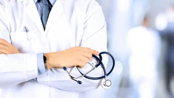 Saudi Ministry Takes Action Against 5 Health Practitioners for Violations