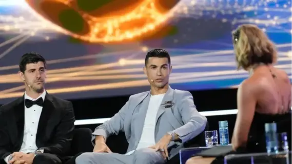 رونالدو: الهلال فريق قوي وأنا سعيد في النصر وأتطلع للمزيد من الألقاب