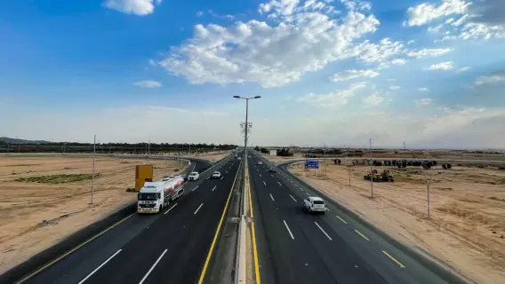 السعودية تطلق مشروع متكامل لتعزيز السلامة المرورية وتنبيه السائقين