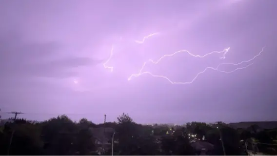 Saudi Civil Defense Calls for Caution as Thunderstorms Forecasted Across Kingdom