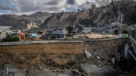 زلزال قوي يضرب منطقة الهيمالايا... ويودي بحياة 95 شخص