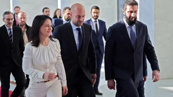 فرنسا تشير إلى رفع العقوبات عن سوريا بعد ألمانيا