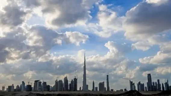 توقعات الطقس اليوم وغداً: أجواء غائمة مع أمطار متوقعة