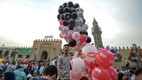 مصر.. موعد إجازة عيد الفطر ٢٠٢٥ في القطاعين الحكومي والخاص وفق الحسابات الفلكية