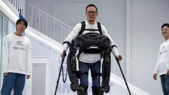 إنجاز طبي صيني غير مسبوق يمكّن مرضى الشلل من المشي مجددًا