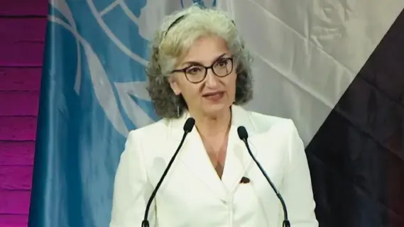 وزيرة التربية والتعليم العالي تجتمع مع وفد من المعلمين المتعاقدين وتستمع لمطالبهم