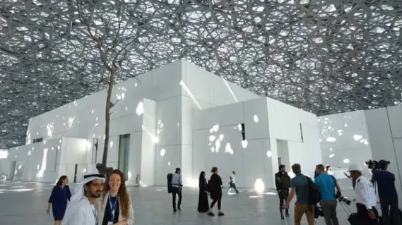 متحف اللوفر أبوظبي يمدد موعد المشاركة في مبادرة «تعاوَن وابتكِر» حتى نهاية أبريل