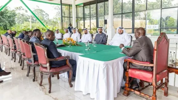 الشيخ شخبوط ومحمد السويدي يجتمعان برئيس كينيا في نيروبي لتعزيز التعاون الثنائي