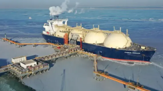 «نواتوم البحرية» تستقبل أول سفينة تعمل بالغاز الطبيعي المسال