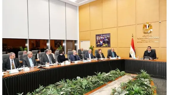وزير الإسكان يعقد اجتماعاً لمتابعة تقدم مشروعات مبادرة "حياة كريمة"