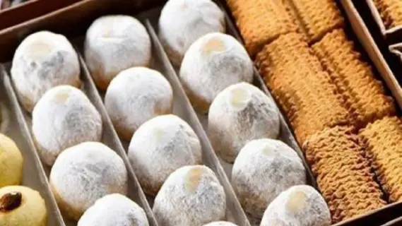 تحذيرات من الإسراف في تناول كعك العيد وتأثيراته الصحية