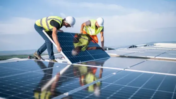 «إمستيل» تعلن عن تطوير مشروع طاقة شمسية بقدرة 31.5 ميجاواط