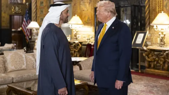 محمد بن زايد وترامب يؤكدان أهمية تعزيز التعاون الاستراتيجي بين الإمارات وأمريكا