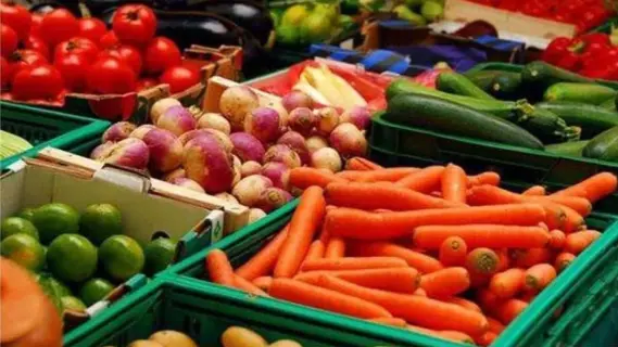 أسعار الخضار والفواكه في الأسواق اليوم الأربعاء
