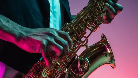 أبوظبي تحتضن احتفالات اليوم الدولي لموسيقى الجاز 2025