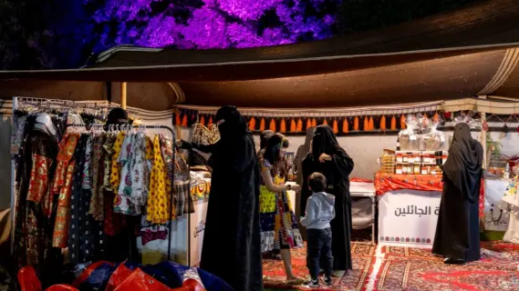 نجاح فعالية بسطة خير السعودية في سوق برزان بحائل: دعم كبير للباعة الجائلين