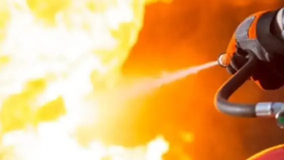 مأساة في مدينة الميناء: وفاة خمسة أطفال اختناقًا جراء حريق مولد كهربائي