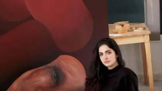 روز ماري شمعون تفتتح معرضها الجديد «مجرد» في دبي بتاريخ 10 أبريل