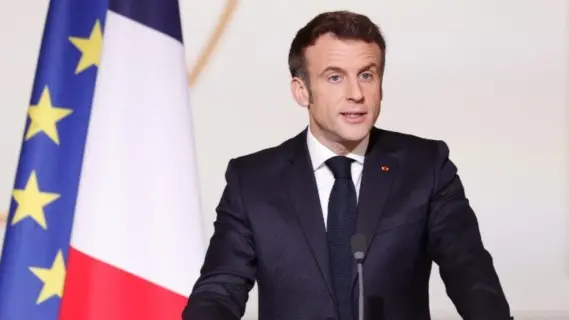 ماكرون يؤكد رفضه للغارات الإسرائيلية على لبنان: انتهاك لوقف إطلاق النار