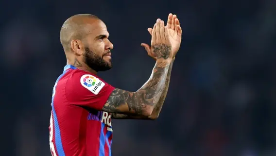 محكمة كتالونيا تلغي إدانة داني ألفيس لوجود ثغرات في القضية