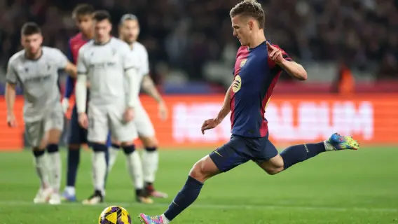 تفاصيل مثيرة حول ركلة الجزاء المعادة لبرشلونة في مباراة أوساسونا