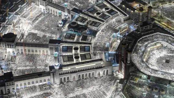 تسجيل أكثر من 3.4 مليون مصلٍ ومعتمر في المسجد الحرام ليلة 27 من رمضان