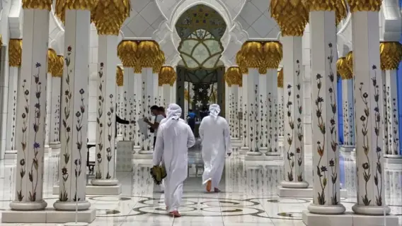 مواقيت وأماكن أداء صلاة عيد الفطر 2025 في أبوظبي ودبي والشارقة