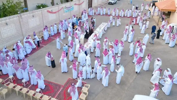 أمراء المناطق يحتفلون بعيد الفطر ويستقبلون المواطنين بمشاعر التعبير والفرح