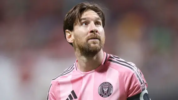 ميسي يعود ويحرز هدفه الأول بعد دقيقتين من دخوله الملعب