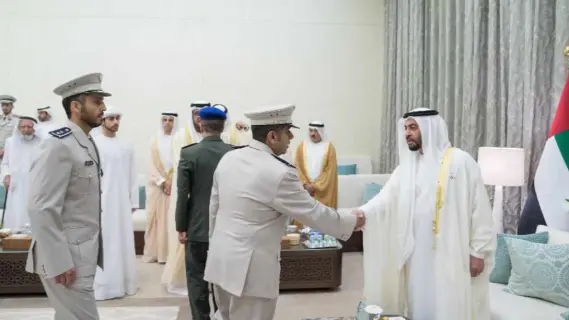 سمو الشيخ حمدان بن زايد يؤدي صلاة عيد الفطر ويستقبل المهنئين في الظفرة