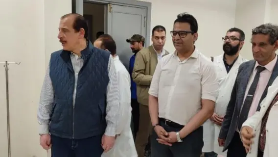 نائب وزير الصحة يقوم بزيارات مفاجئة لعدد من المنشآت الطبية في ثلاث محافظات