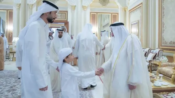 حاكم الشارقة يستقبل المهنئين بعيد الفطر المبارك