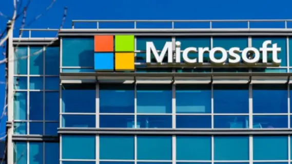 أربعة رجال أثروا بشكل كبير في تاريخ "مايكروسوفت"