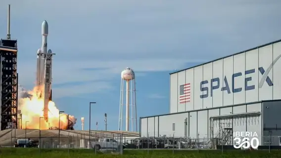 سبيس إكس تعلن عن إطلاق أول رحلة فضائية مأهولة فوق قطبي الأرض