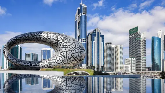 UAE Meteorology announces dust raising winds to continue until tomorrow