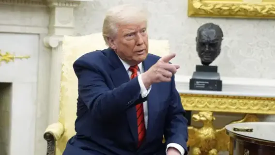 ترامب: لا أنوي إقالة رئيس الاحتياطي الفيدرالي لكن عليه خفض الفائدة