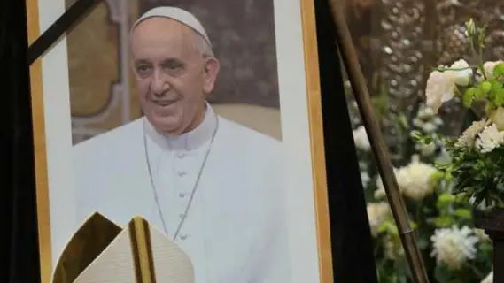 60 ألف شخص يودعون البابا فرنسيس بابا الفاتيكان بمشاركة 50 رئيس دولة و10 ملوك