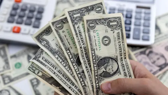 استقرار سعر الدولار الأمريكي مقابل الجنيه المصري بعد انخفاض طفيف