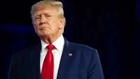 ترامب يعتزم الإعلان عن خبر مهم ومؤثرتين منصته قريباً